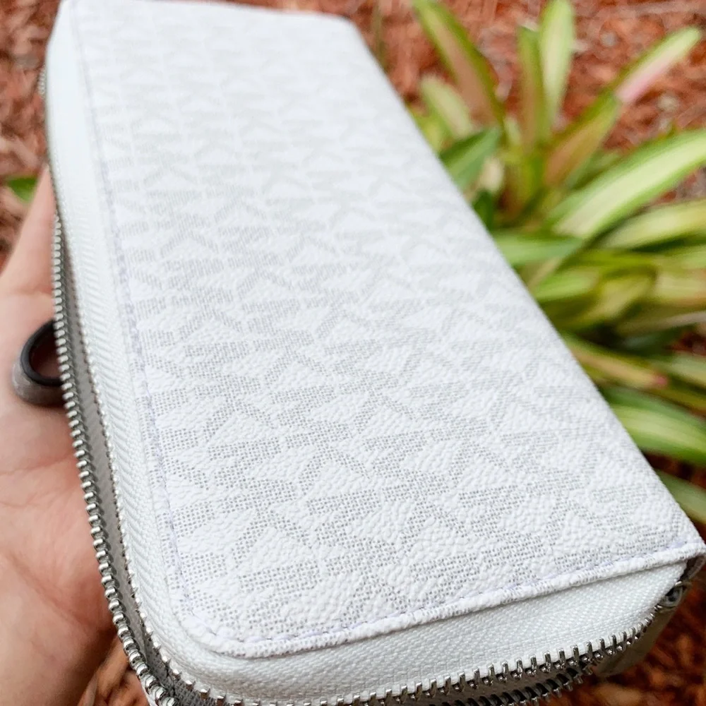 NWT Michael Kors Wallet💞Gaby’sBags - Picture 2 of 4